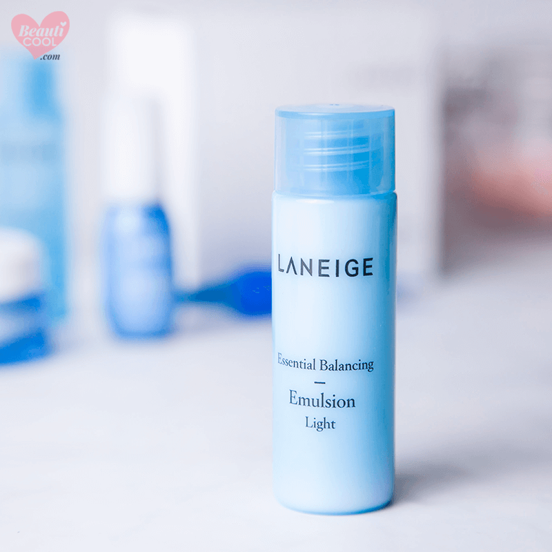 Laneige Essential Balancing Emulsion Moisture 25 ml.  อิมัลชันช่วยเก็บกักความชุ่มชื้นสำหรับผิวแห้งกร้านเพื่อให้ผิวเนียนนุ่มและกระจ่างใส Bio Dusali สกัดจากสาหร่ายหมักที่มีพลังชีวิตสูง ให้ผิวมีพลังและช่วยเรื่องการหมุนเวียนของเคราติน  ขณะที่สารสกัดจากไฮยาซินช่วยปกป้องผิวจากมลภาวะต่างๆ กลุ่มควัน หรือสารเคมีอื่นๆ และช่วยให้ผิวมีความชุ่มชื้นกระจ่างใส  โจโจบาออยล์ ทำหน้าที่คล้ายกับเกราะเก็บความชุ่มชื้นของผิว และ รอยัลเจลลี่ ที่ให้การบำรุงอย่างล้ำลึก คืนความชุ่มชื้นให้กับผิวแห้ง ขาดน้ำ